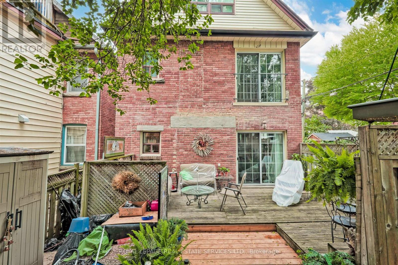 












93 MEDLAND CRESCENT

,
Toronto,




Ontario
M6P2N3

