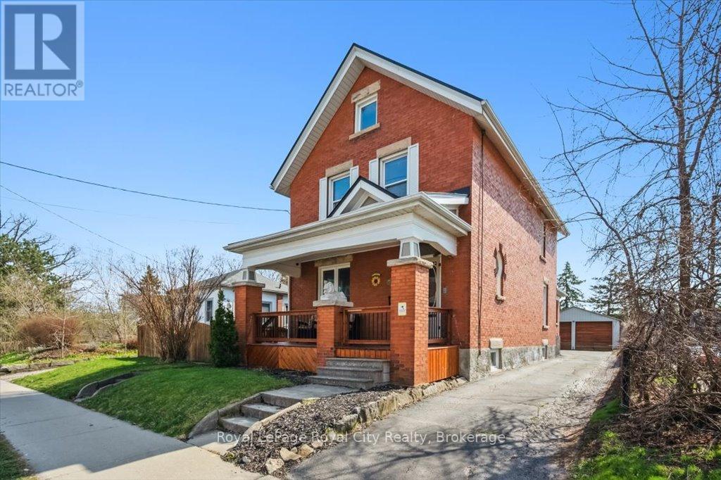 












572 WOOLWICH STREET

,
Guelph (Exhibition Park),




Ontario
N1H3Y2

