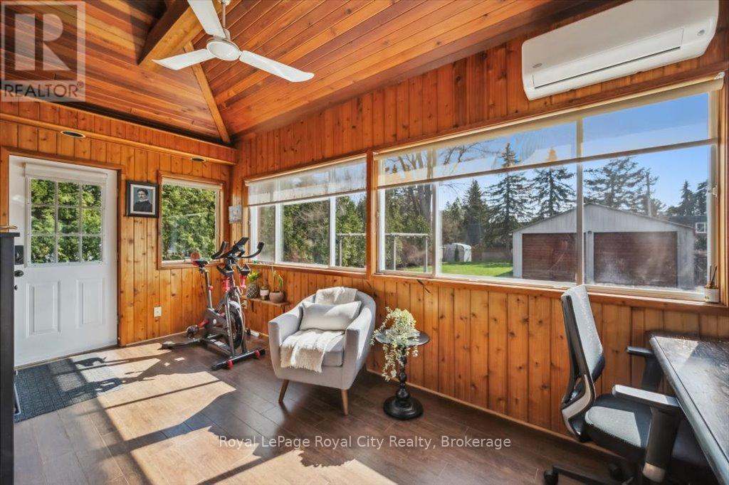 












572 WOOLWICH STREET

,
Guelph (Exhibition Park),




Ontario
N1H3Y2

