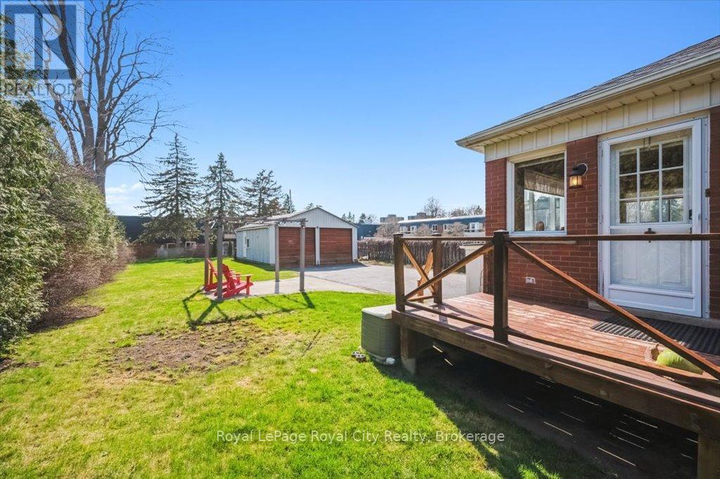 












572 WOOLWICH STREET

,
Guelph (Exhibition Park),




Ontario
N1H3Y2

