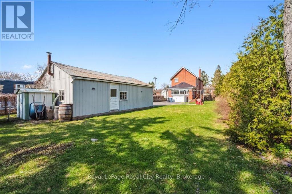 












572 WOOLWICH STREET

,
Guelph (Exhibition Park),




Ontario
N1H3Y2

