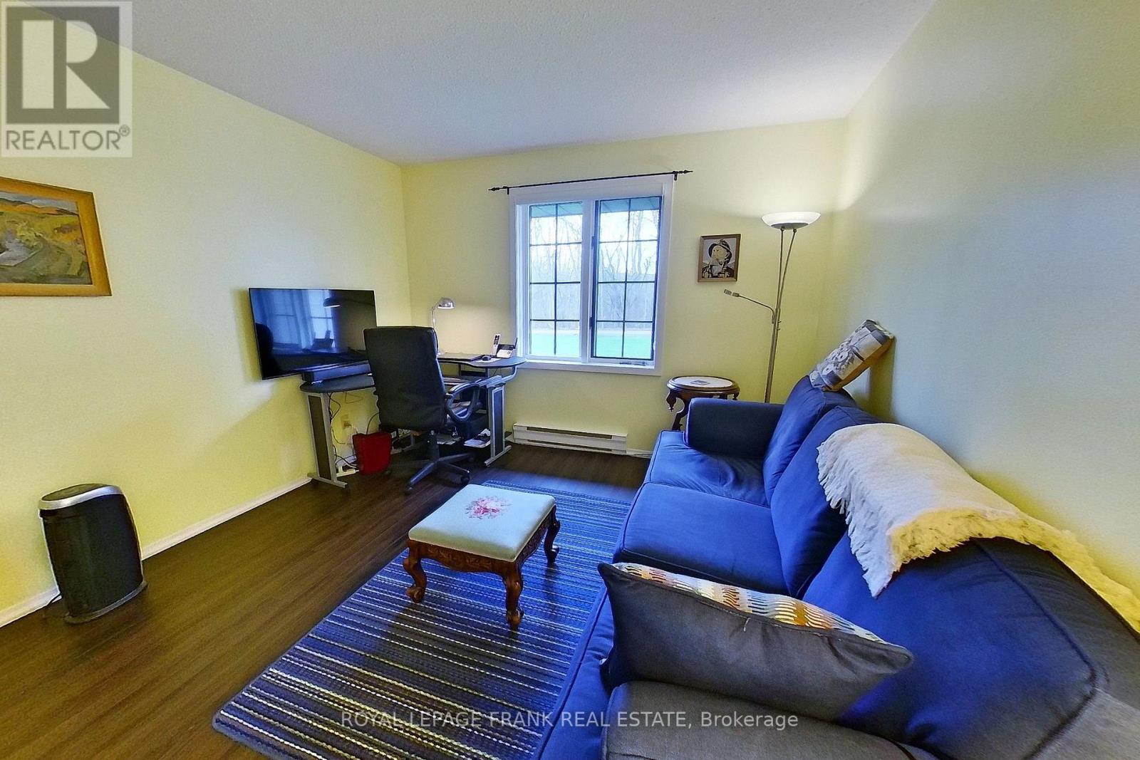 












1 - 21 PADDOCK WOOD

,
Peterborough East (North),




Ontario
K9H7H2

