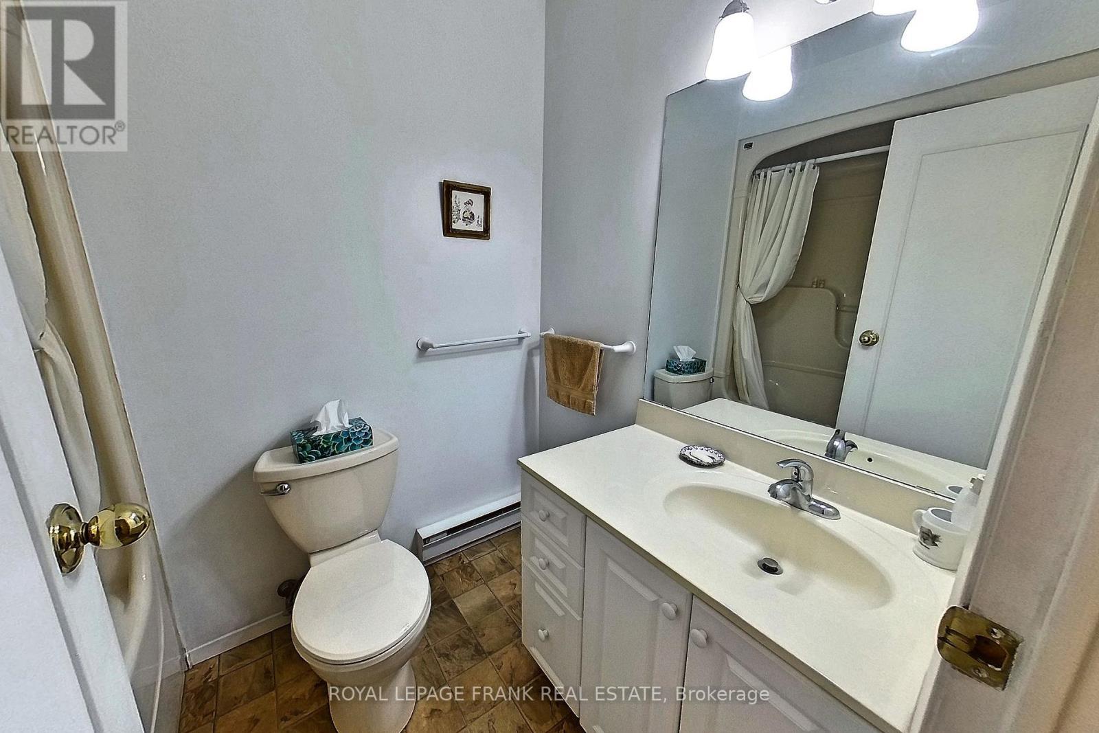 












1 - 21 PADDOCK WOOD

,
Peterborough East (North),




Ontario
K9H7H2

