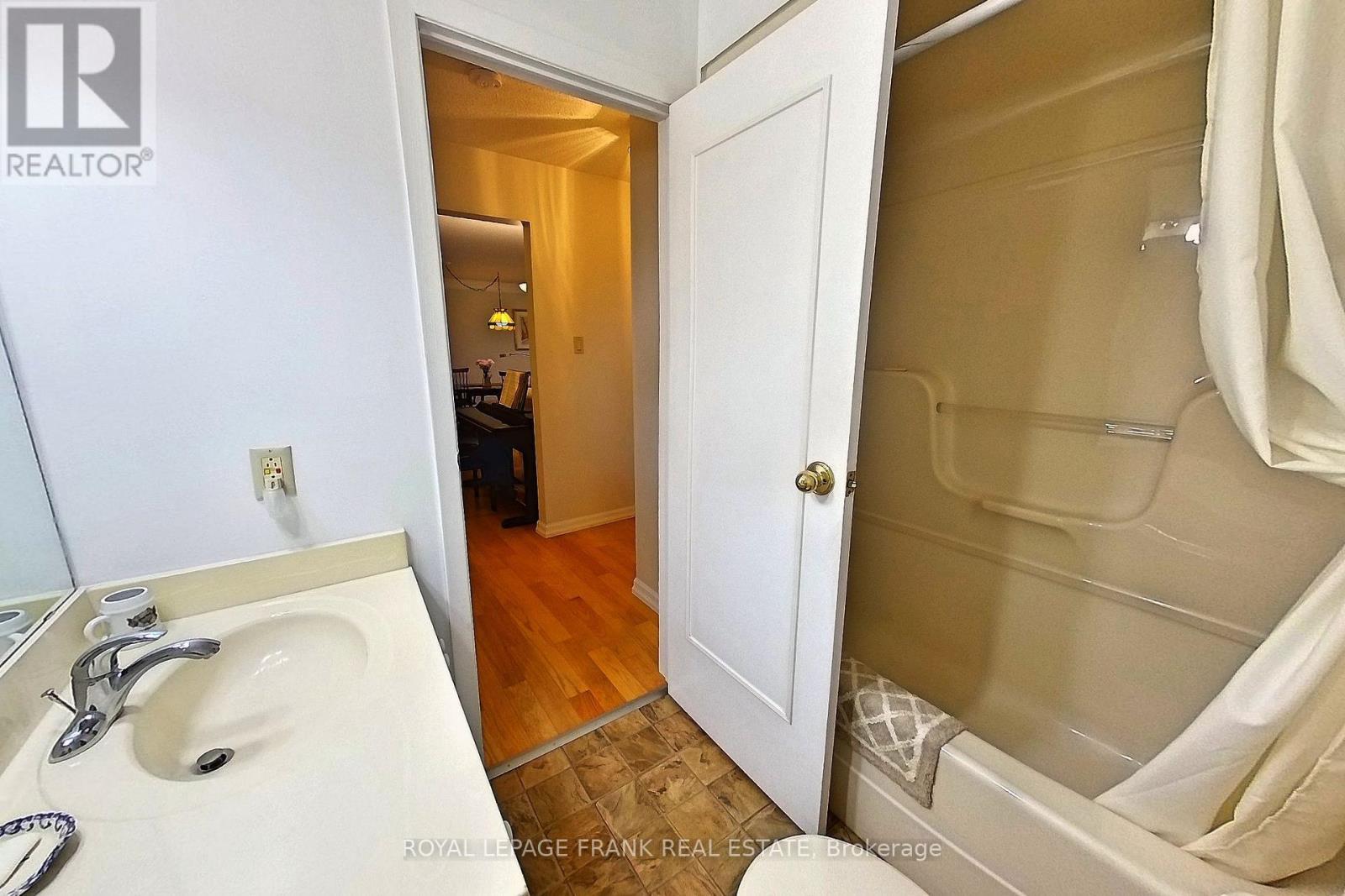 












1 - 21 PADDOCK WOOD

,
Peterborough East (North),




Ontario
K9H7H2

