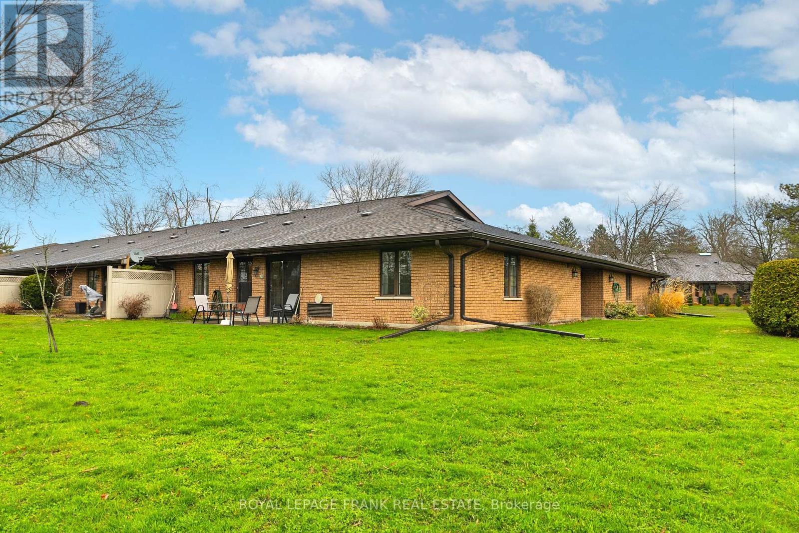 












1 - 21 PADDOCK WOOD

,
Peterborough East (North),




Ontario
K9H7H2

