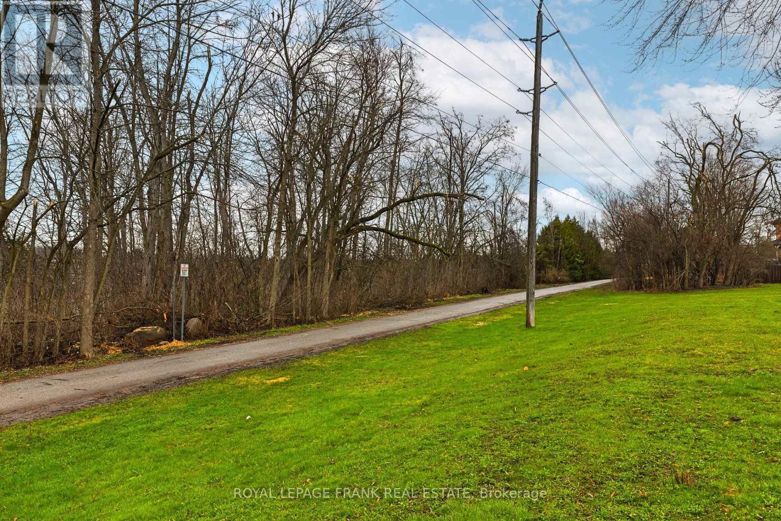 












1 - 21 PADDOCK WOOD

,
Peterborough East (North),




Ontario
K9H7H2

