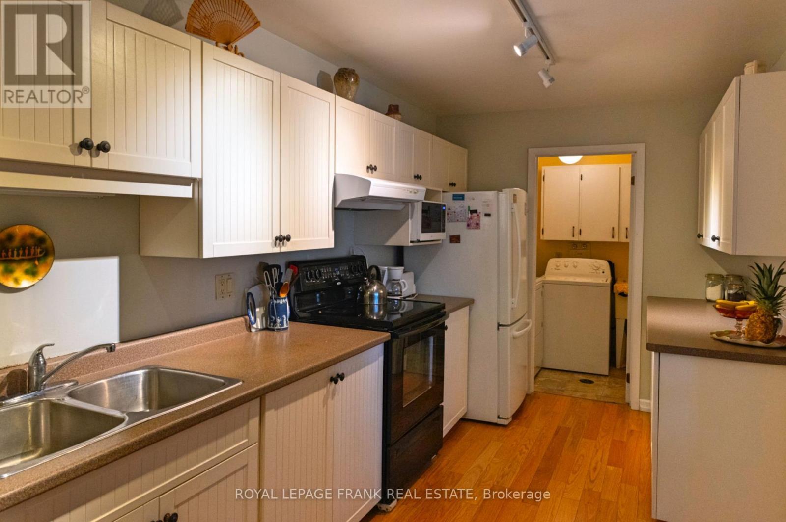 












1 - 21 PADDOCK WOOD

,
Peterborough East (North),




Ontario
K9H7H2

