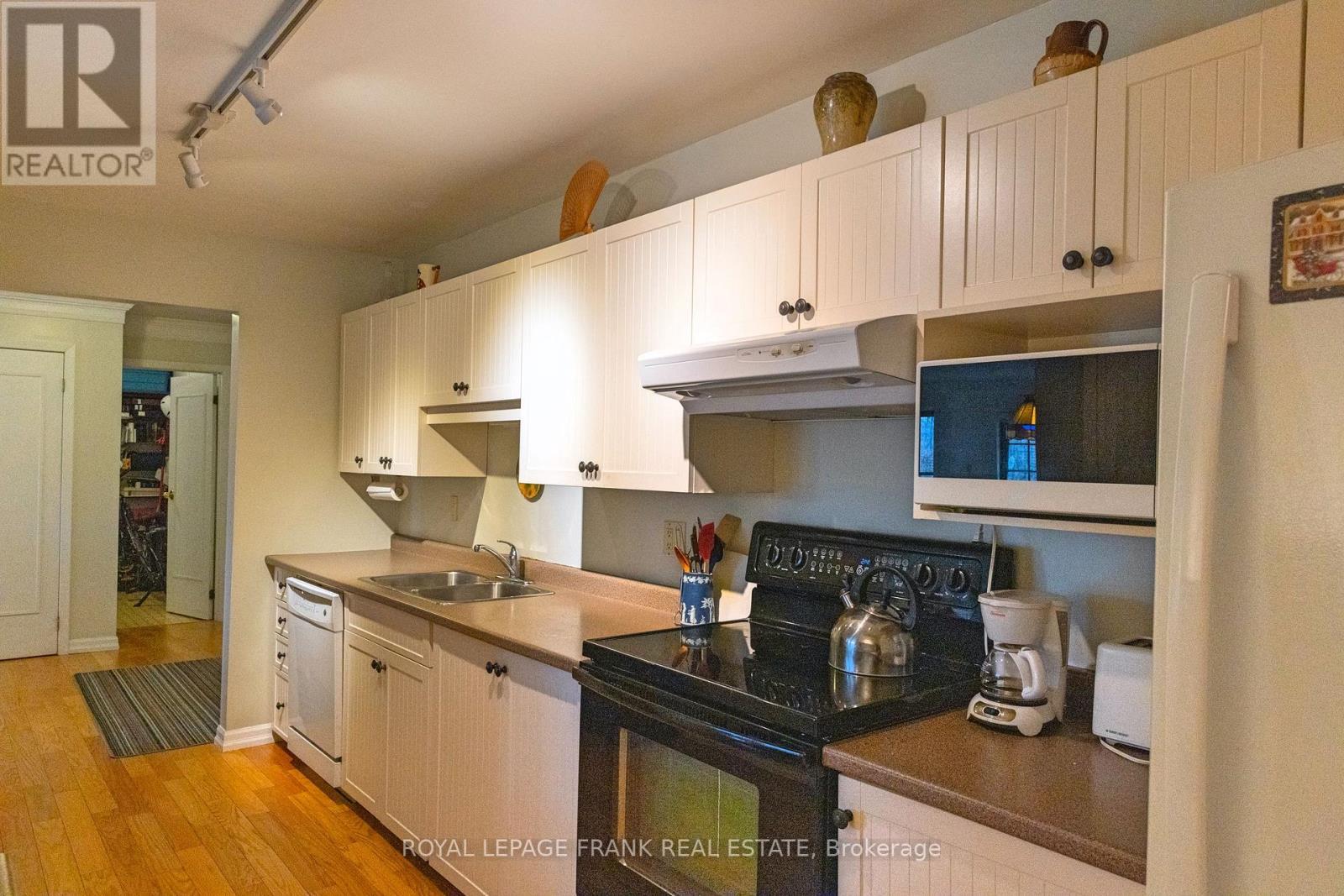 












1 - 21 PADDOCK WOOD

,
Peterborough East (North),




Ontario
K9H7H2


