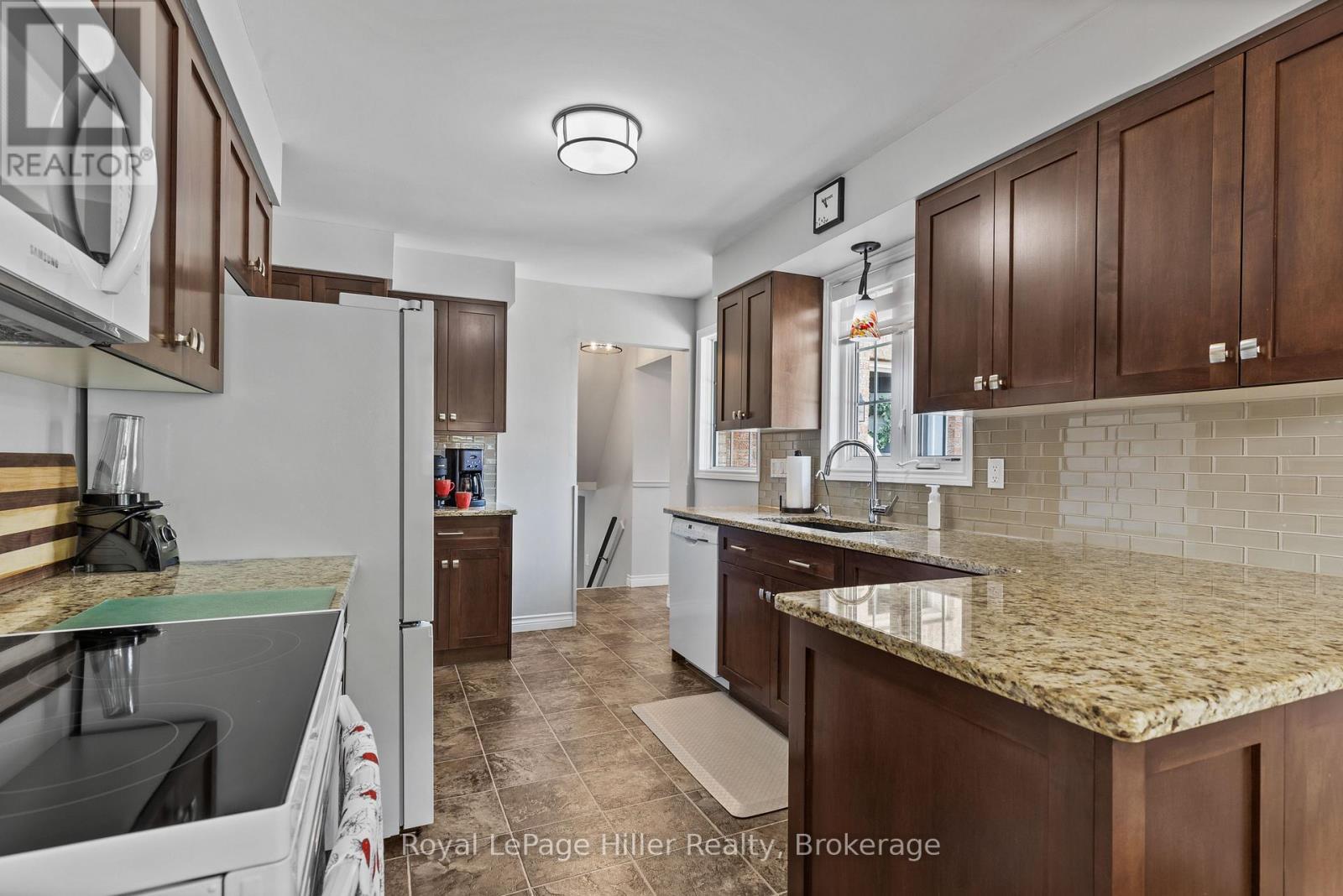 












47 WINDEMERE CRESCENT

,
Stratford,




Ontario
N5A6A8

