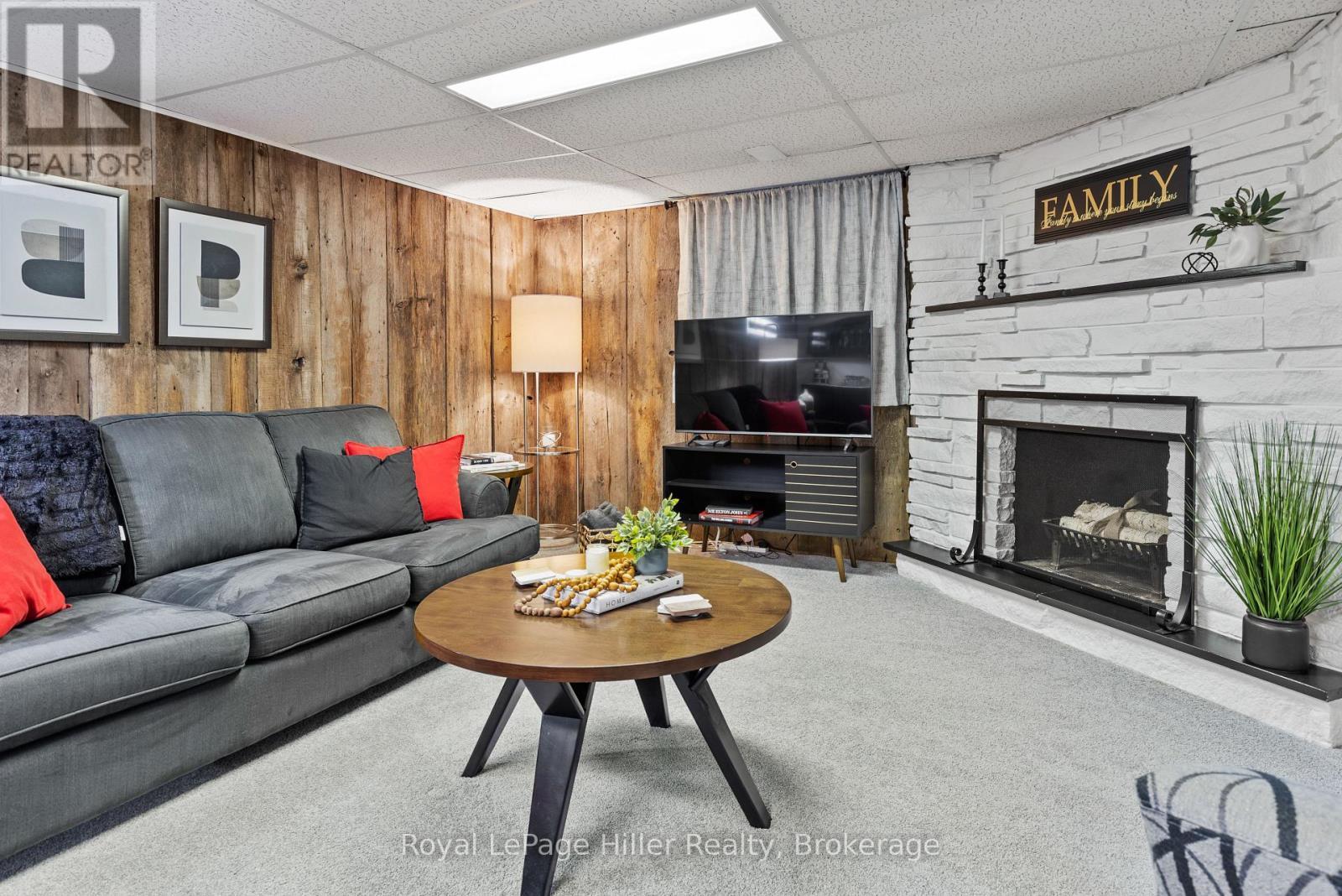 












47 WINDEMERE CRESCENT

,
Stratford,




Ontario
N5A6A8

