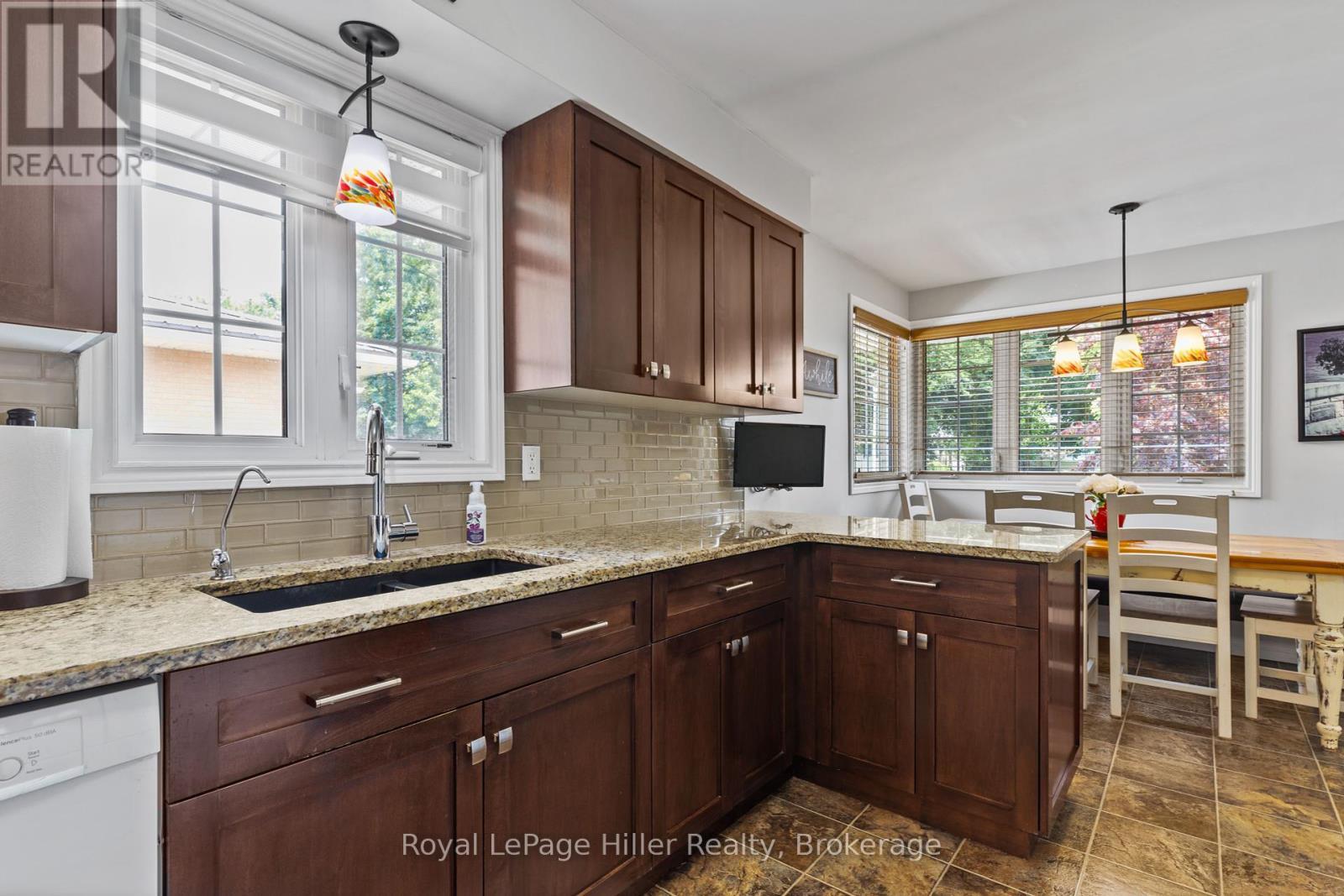 












47 WINDEMERE CRESCENT

,
Stratford,




Ontario
N5A6A8

