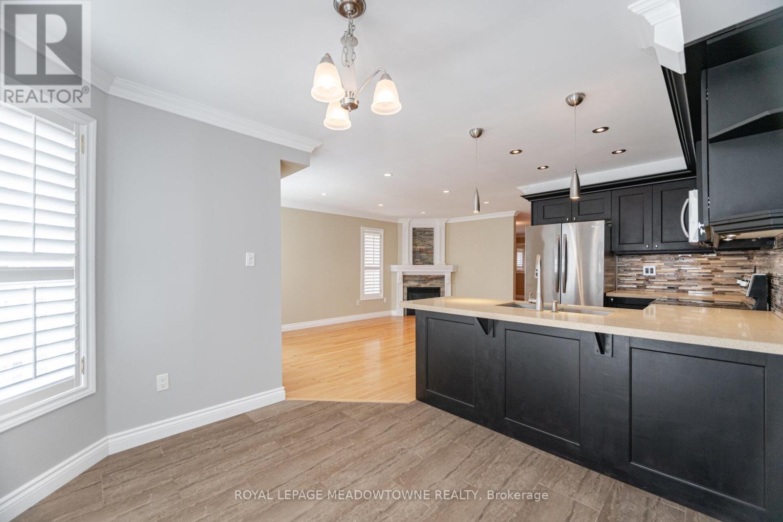 












33 BRIGHTSVIEW DRIVE

,
Richmond Hill,




Ontario
L4E3Z2

