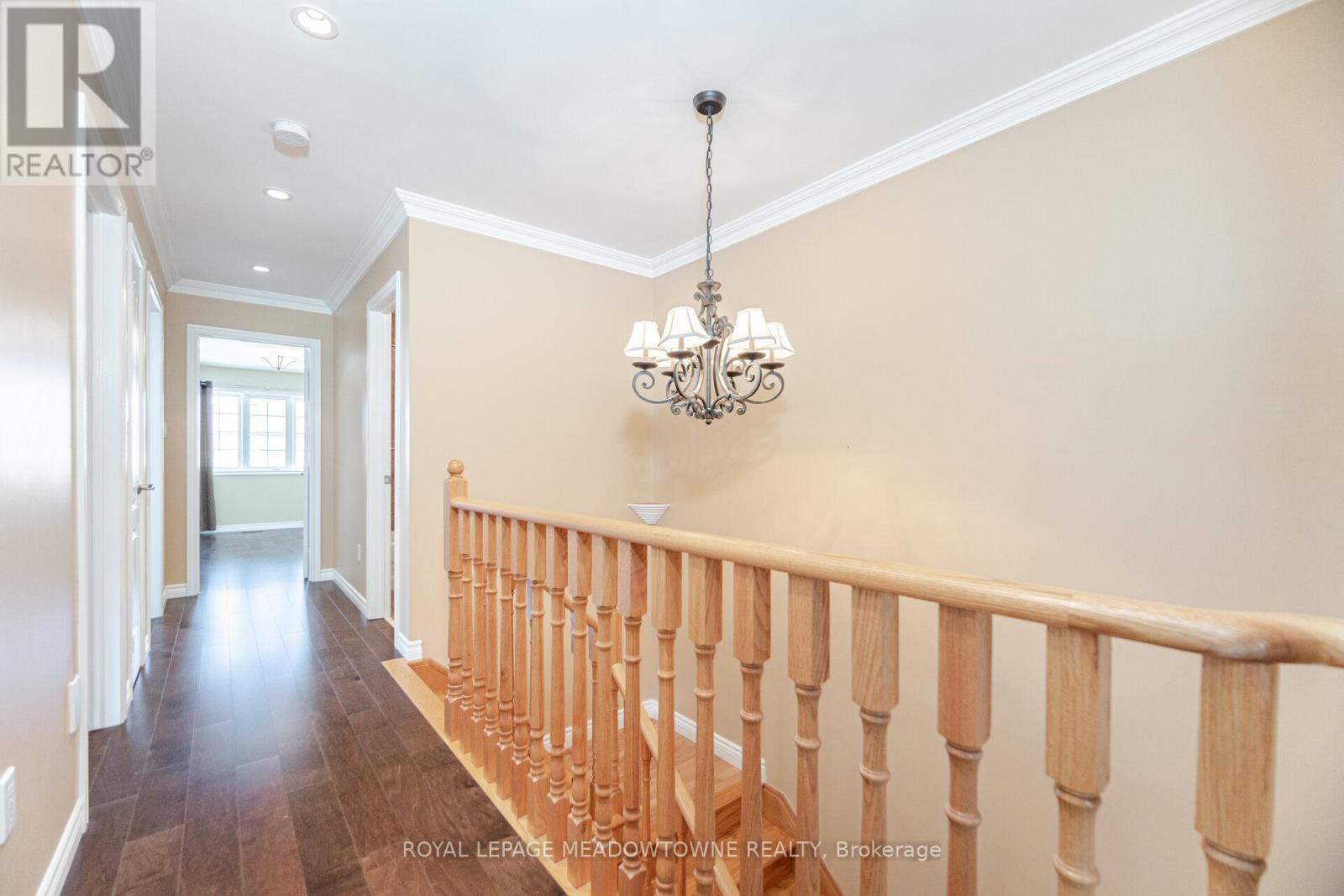 












33 BRIGHTSVIEW DRIVE

,
Richmond Hill,




Ontario
L4E3Z2

