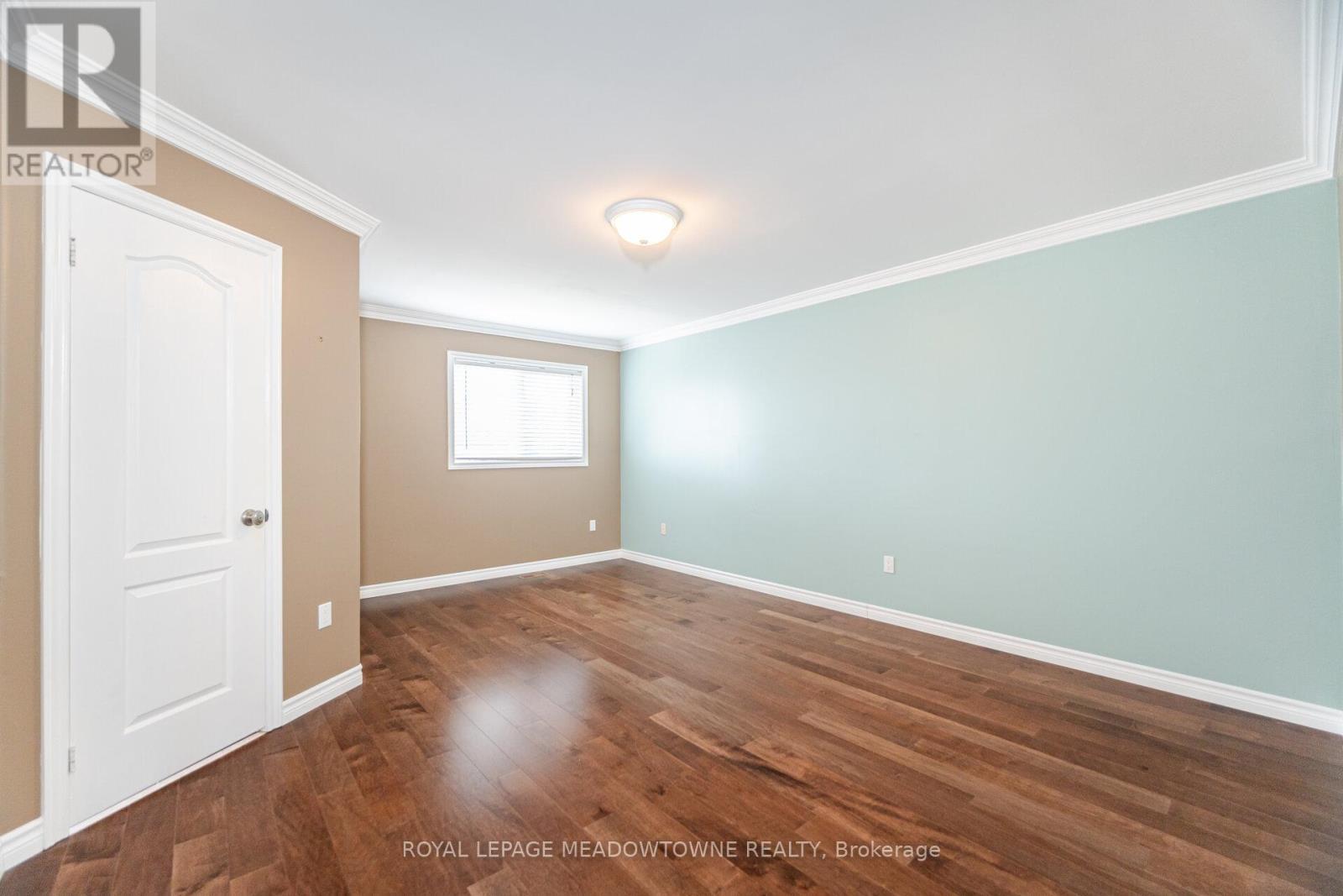 












33 BRIGHTSVIEW DRIVE

,
Richmond Hill,




Ontario
L4E3Z2

