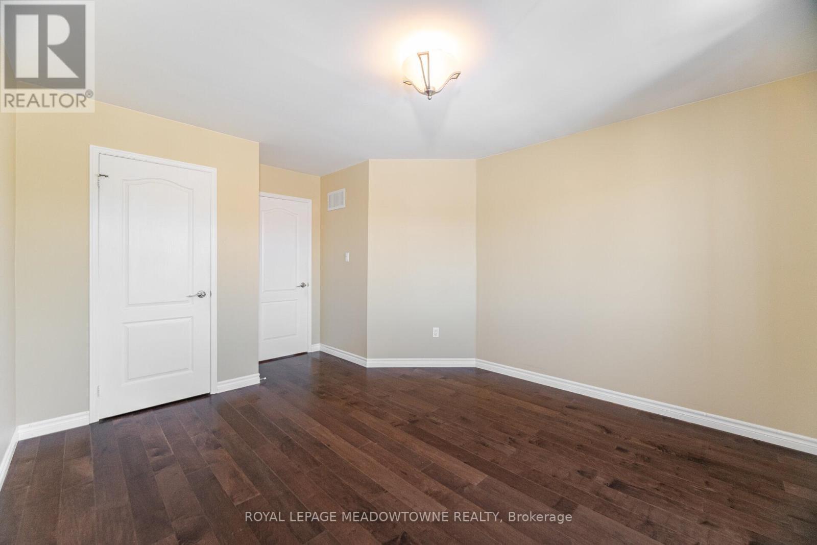 












33 BRIGHTSVIEW DRIVE

,
Richmond Hill,




Ontario
L4E3Z2

