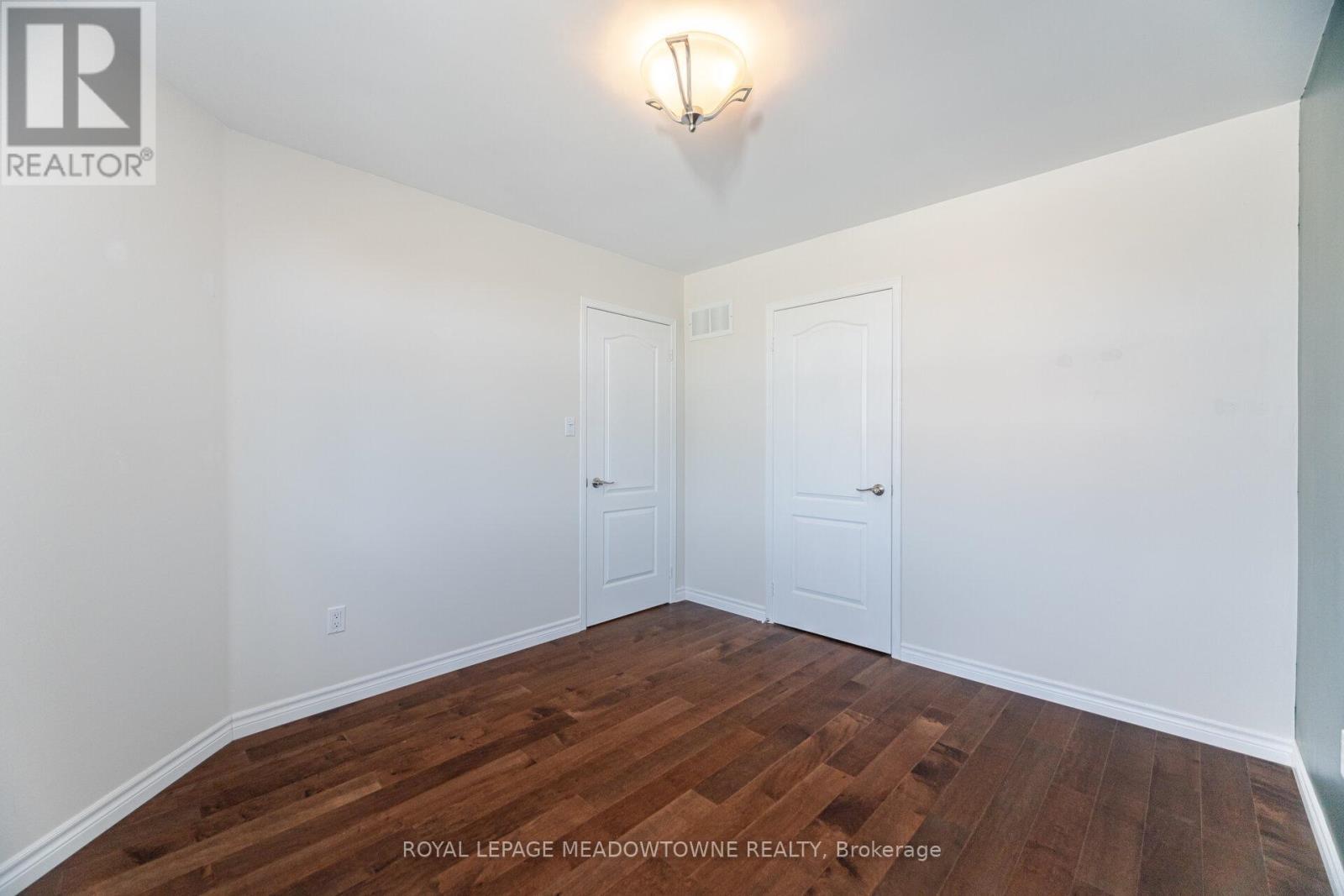 












33 BRIGHTSVIEW DRIVE

,
Richmond Hill,




Ontario
L4E3Z2

