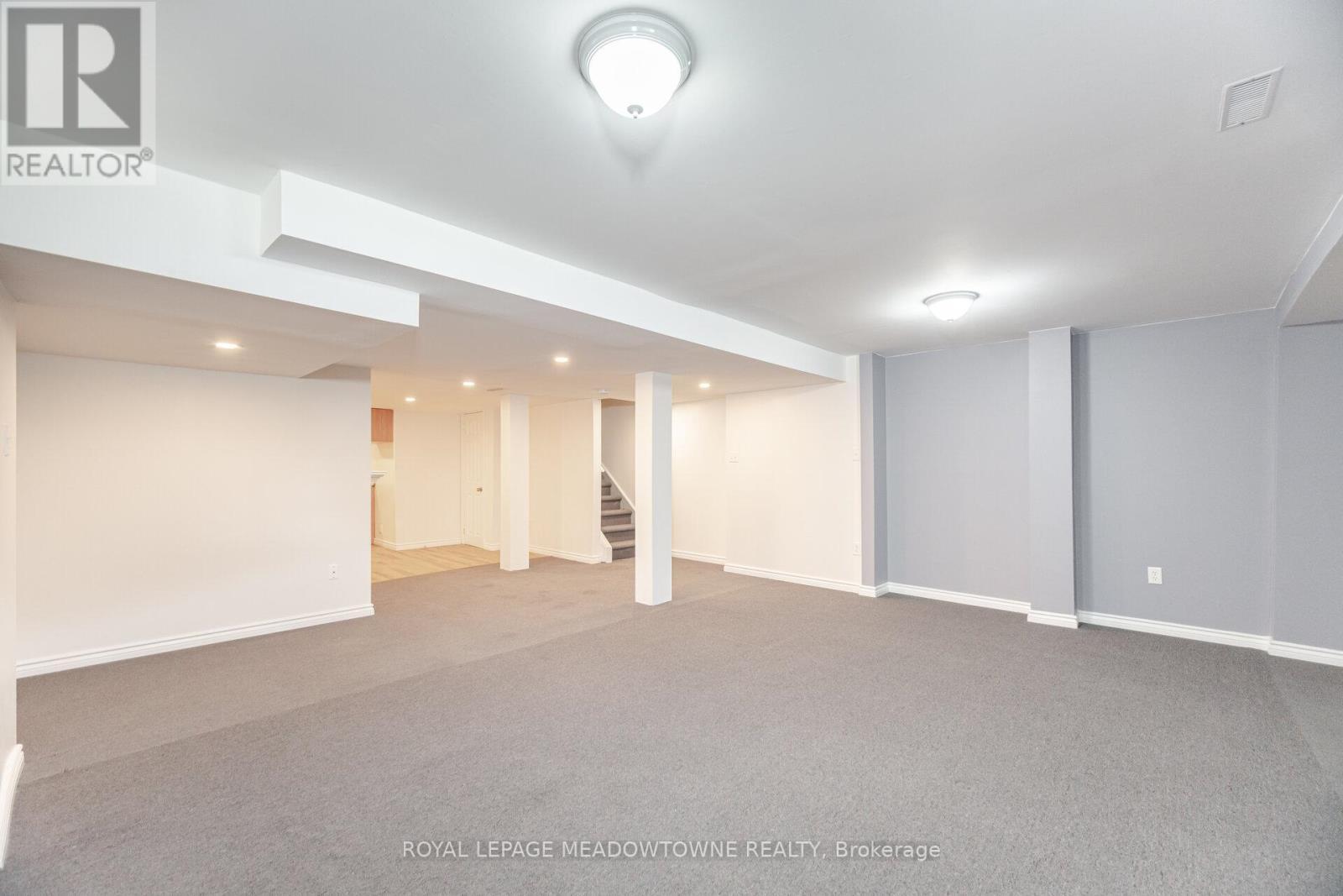 












33 BRIGHTSVIEW DRIVE

,
Richmond Hill,




Ontario
L4E3Z2

