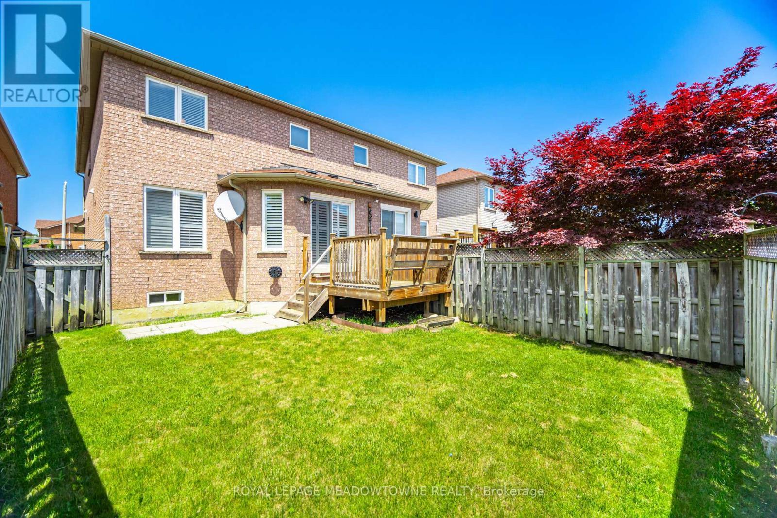 












33 BRIGHTSVIEW DRIVE

,
Richmond Hill,




Ontario
L4E3Z2

