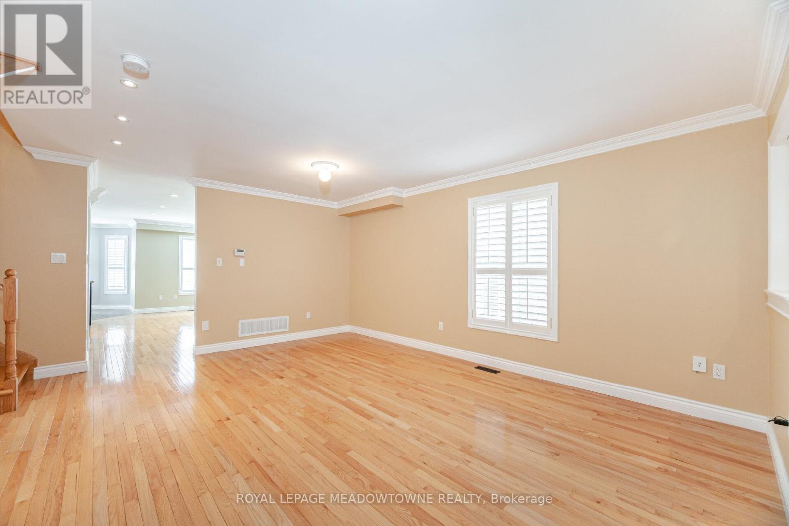 












33 BRIGHTSVIEW DRIVE

,
Richmond Hill,




Ontario
L4E3Z2


