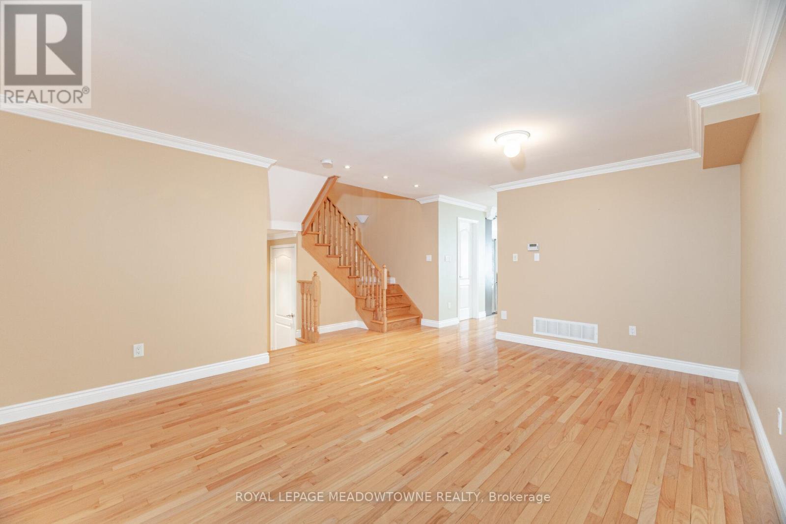 












33 BRIGHTSVIEW DRIVE

,
Richmond Hill,




Ontario
L4E3Z2


