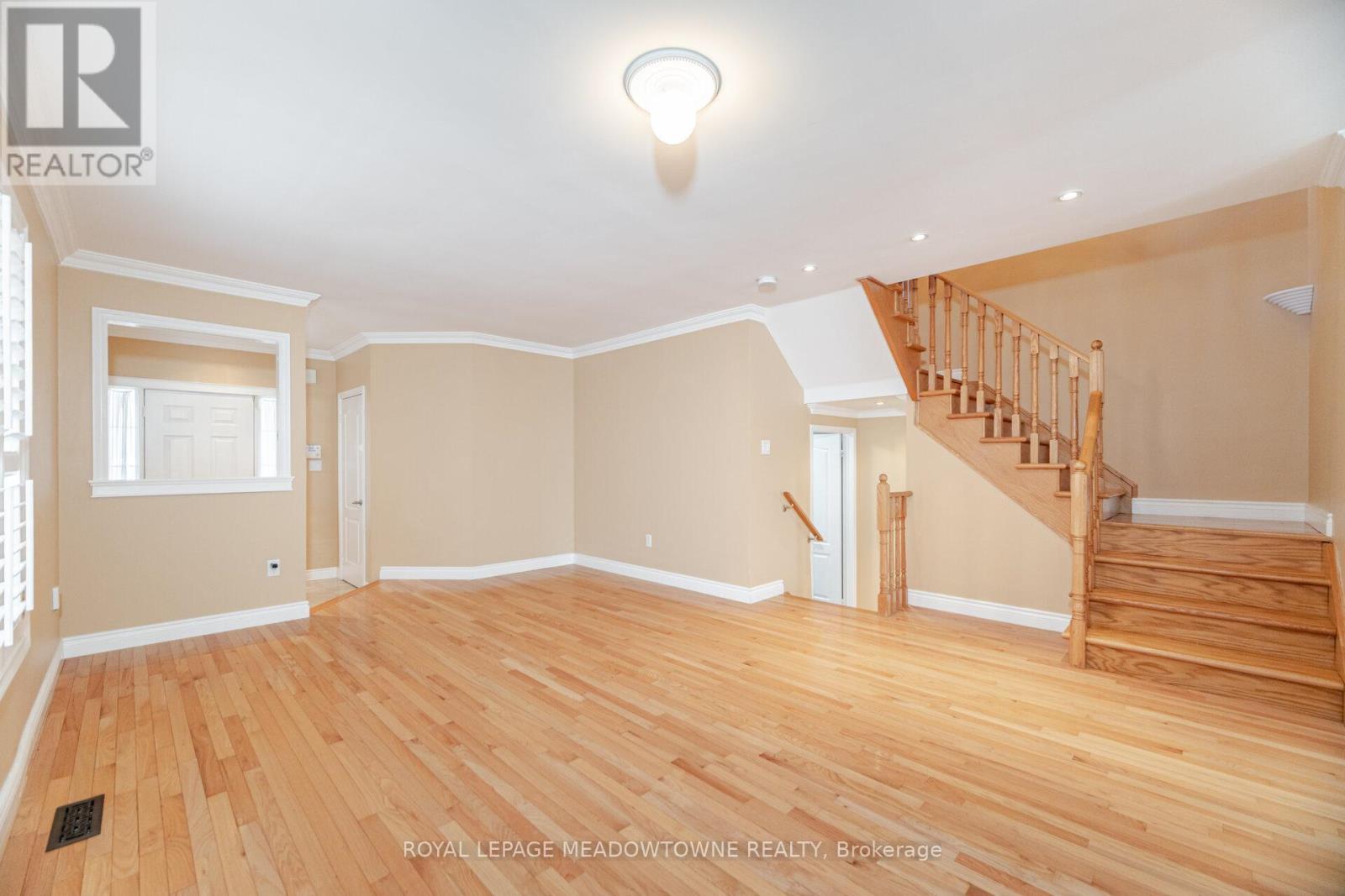 












33 BRIGHTSVIEW DRIVE

,
Richmond Hill,




Ontario
L4E3Z2

