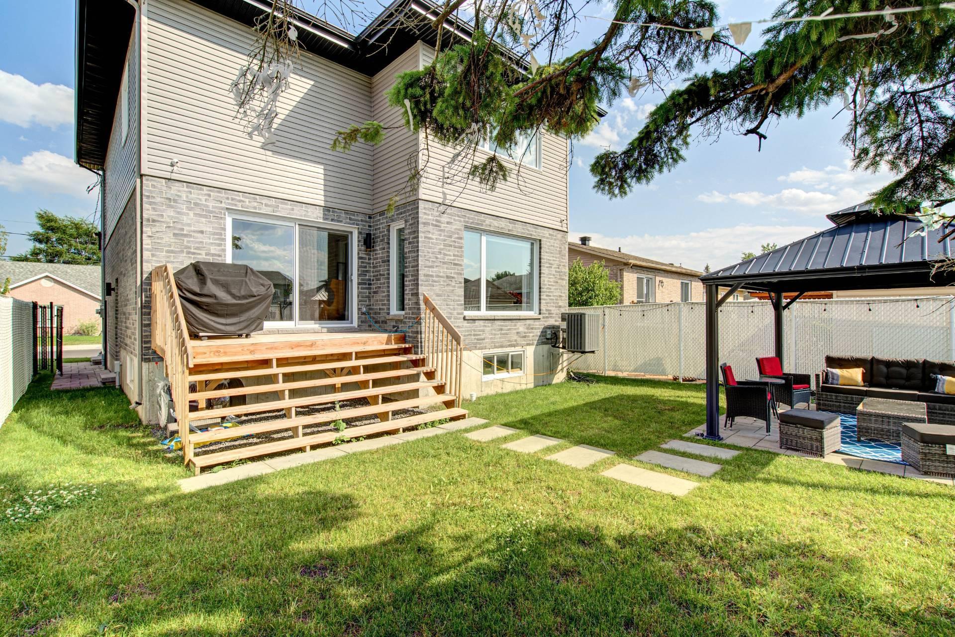 









3444


Rue du Collège

,
Longueuil (Saint-Hubert),




QC
J3Y5S1


