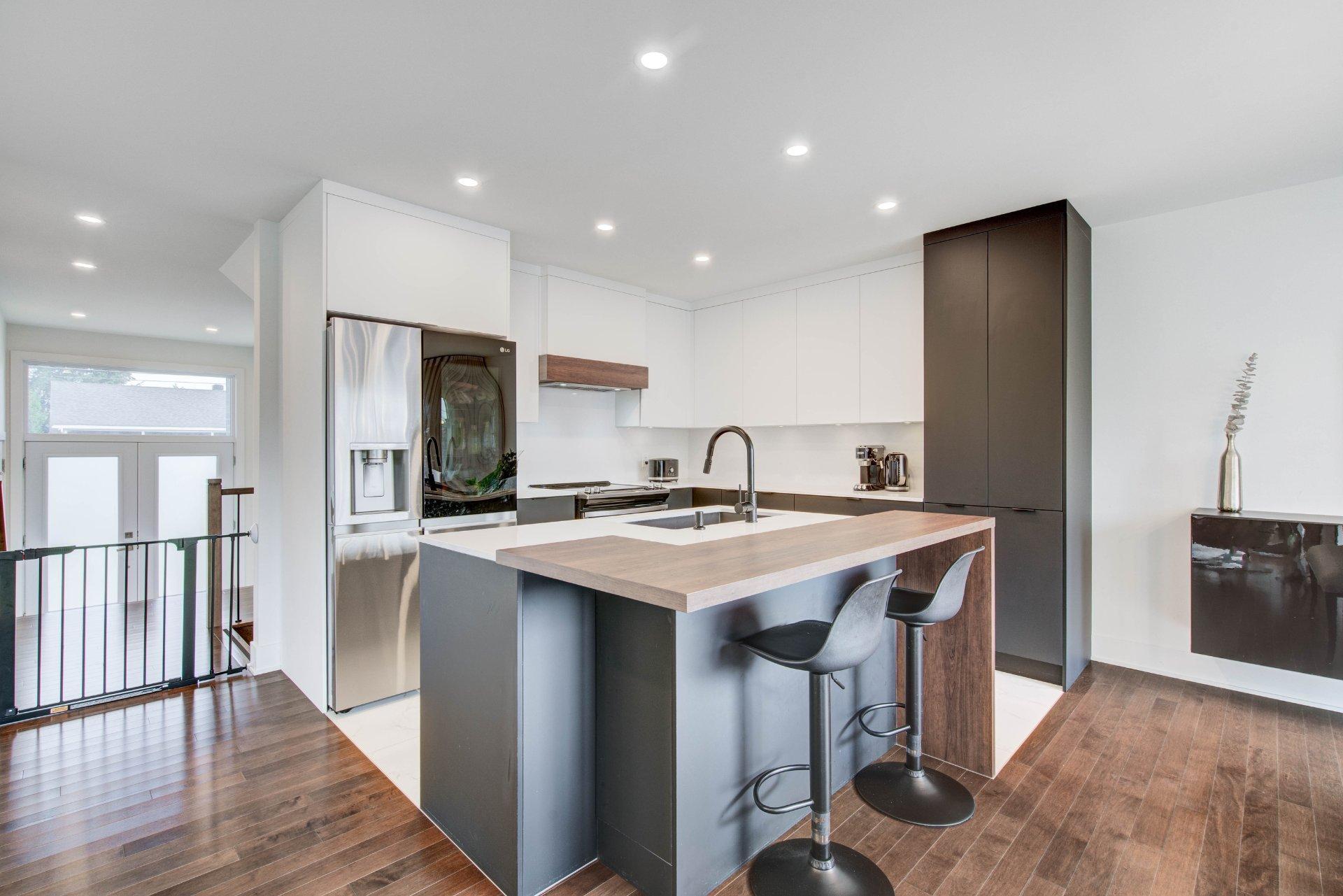 









3444


Rue du Collège

,
Longueuil (Saint-Hubert),




QC
J3Y5S1

