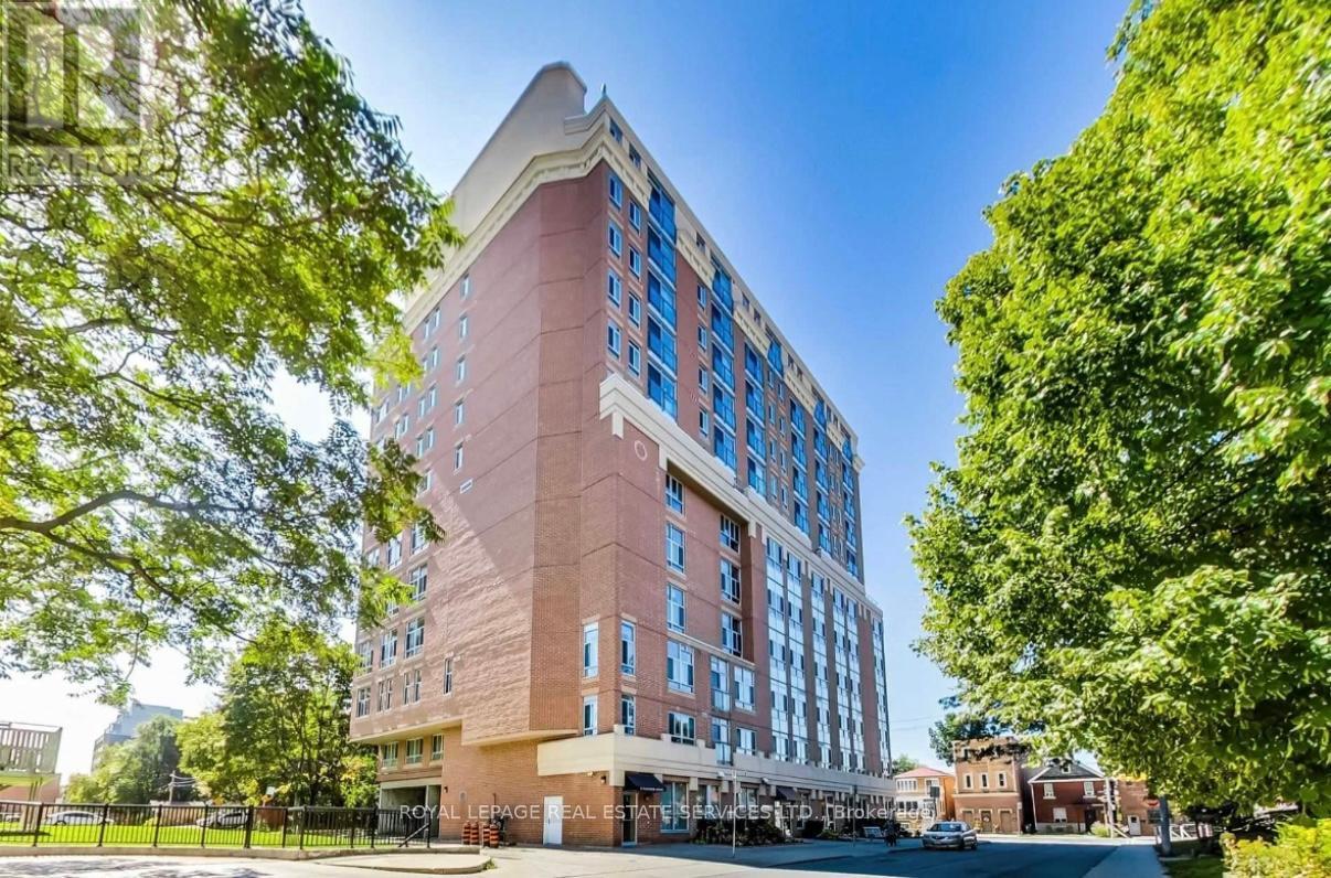 












208 - 15 MAPLEWOOD AVENUE

,
Toronto,




Ontario
M6C4B4

