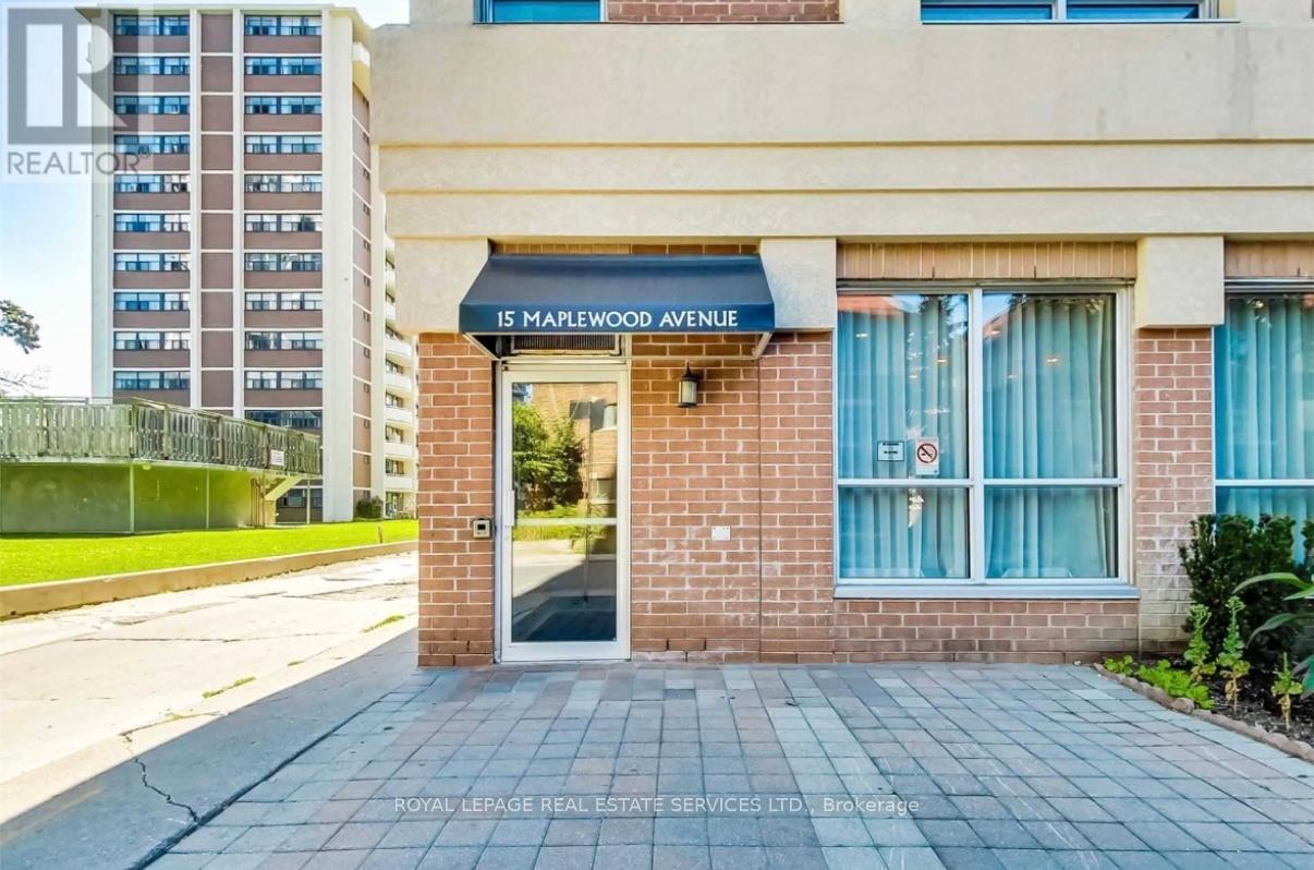 












208 - 15 MAPLEWOOD AVENUE

,
Toronto,




Ontario
M6C4B4

