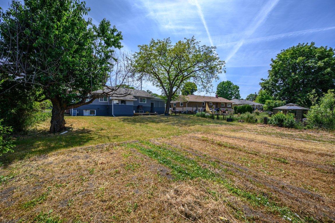 









1903


29

Crescent,
Vernon,




BC
V1T 1Y6

