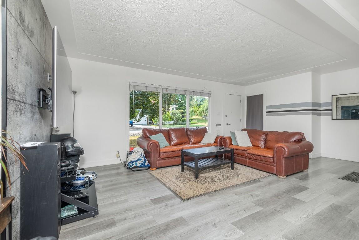 









1903


29

Crescent,
Vernon,




BC
V1T 1Y6

