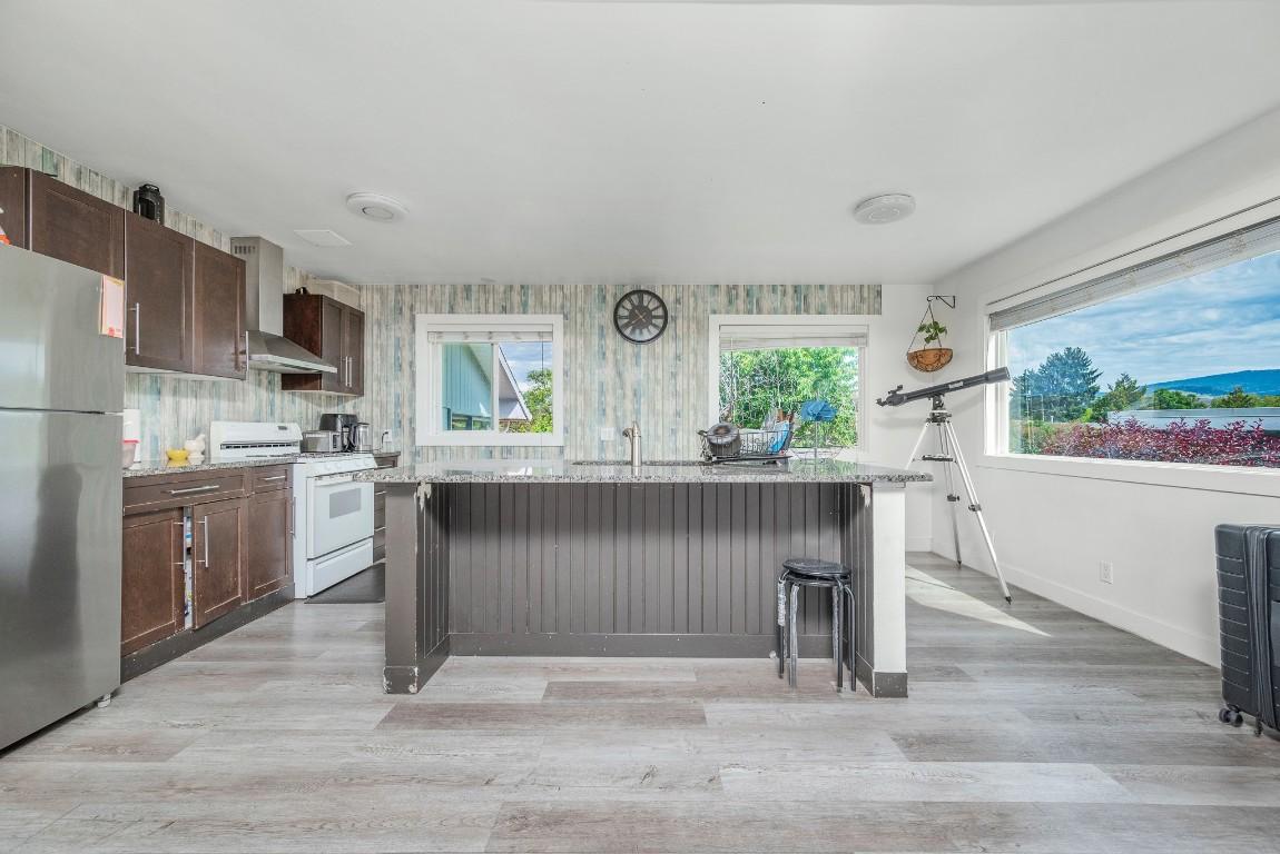 









1903


29

Crescent,
Vernon,




BC
V1T 1Y6

