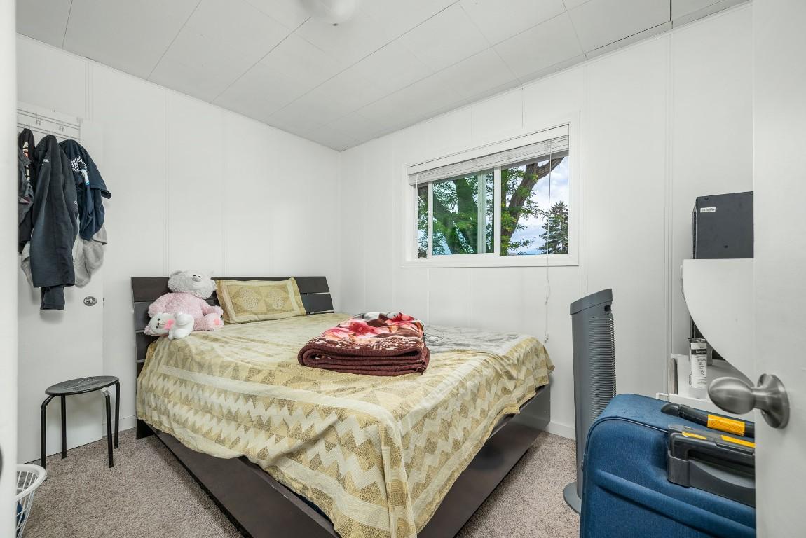 









1903


29

Crescent,
Vernon,




BC
V1T 1Y6

