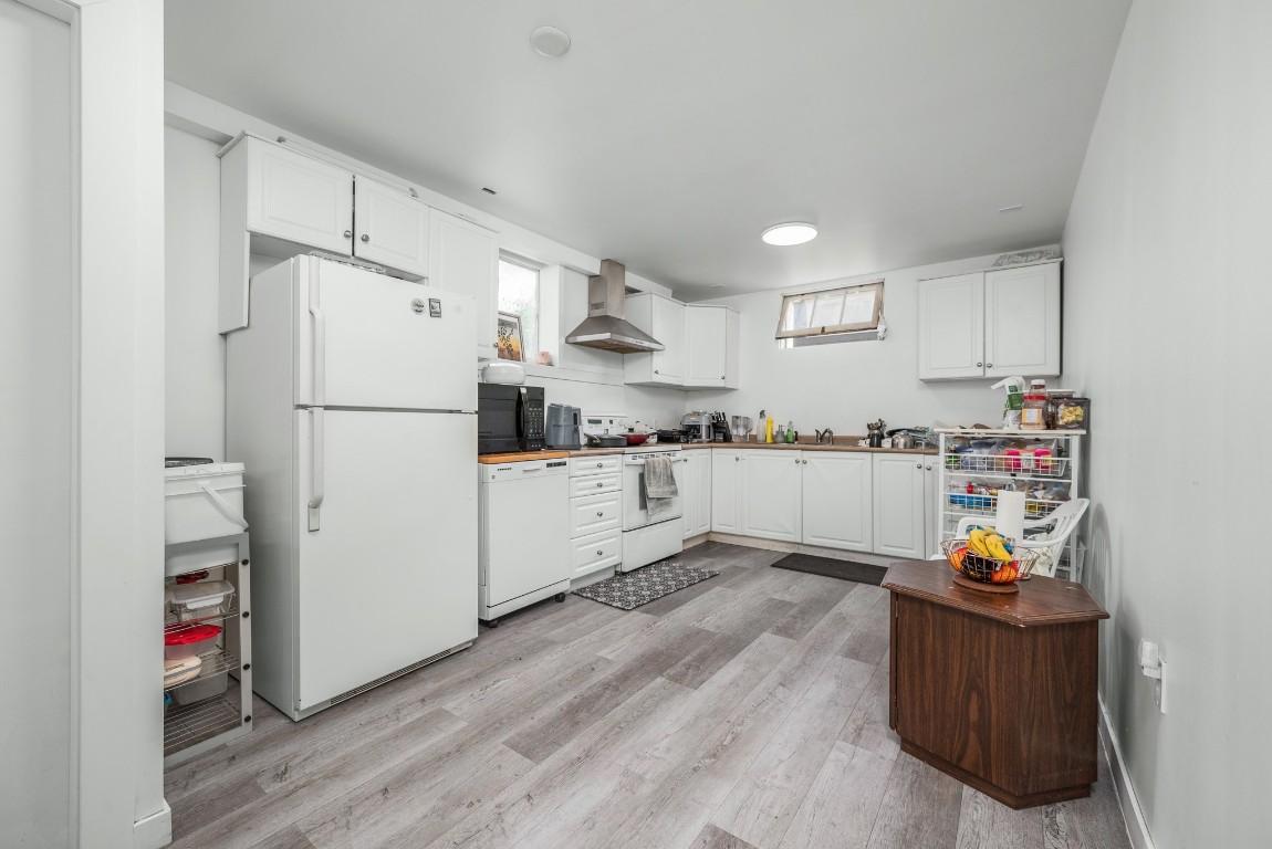 









1903


29

Crescent,
Vernon,




BC
V1T 1Y6

