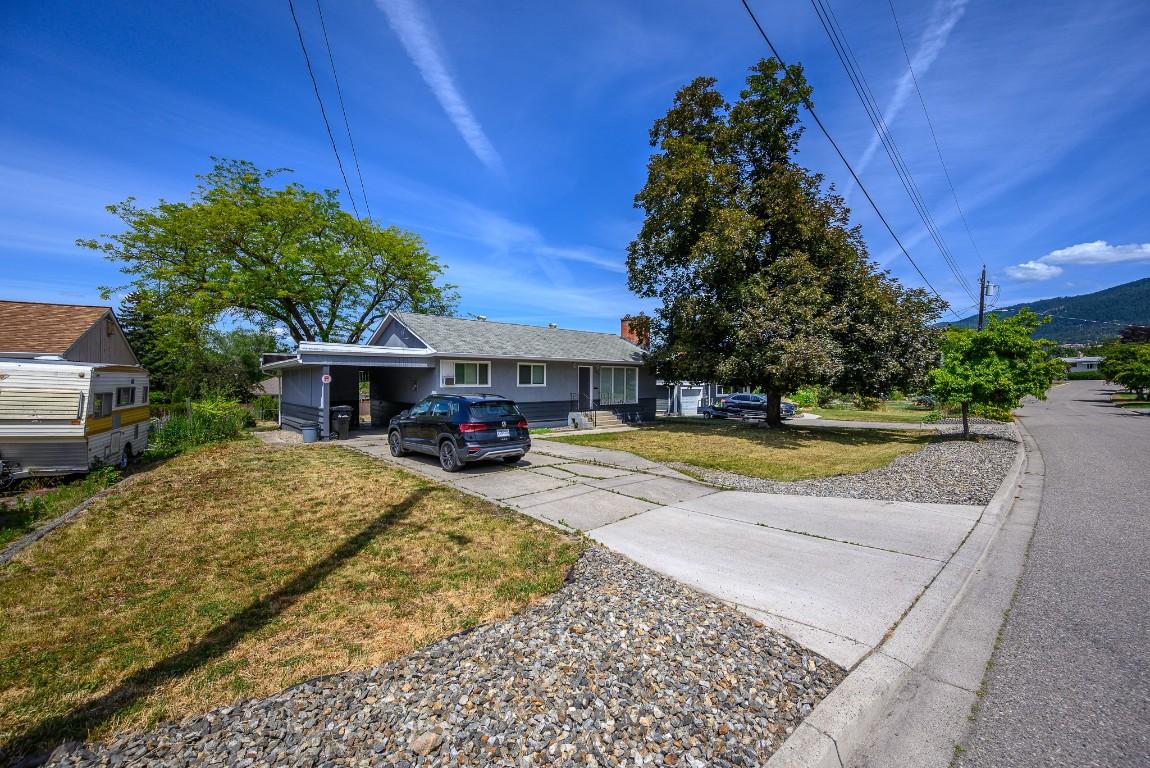









1903


29

Crescent,
Vernon,




BC
V1T 1Y6

