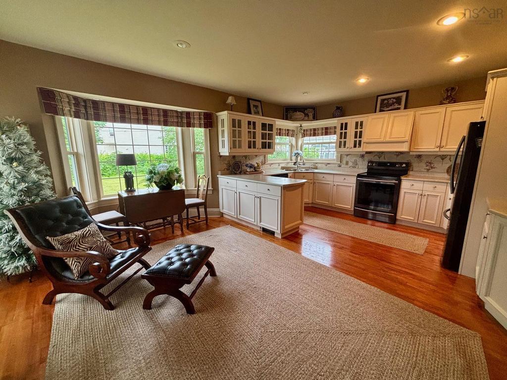












650 George Street

,
New Waterford,




NS
B1H 4E6

