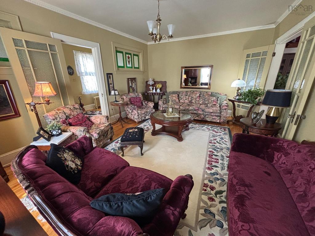 












650 George Street

,
New Waterford,




NS
B1H 4E6


