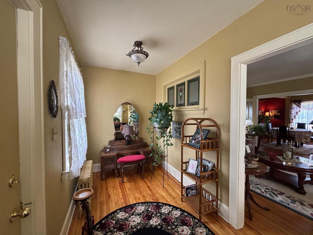 












650 George Street

,
New Waterford,




NS
B1H 4E6

