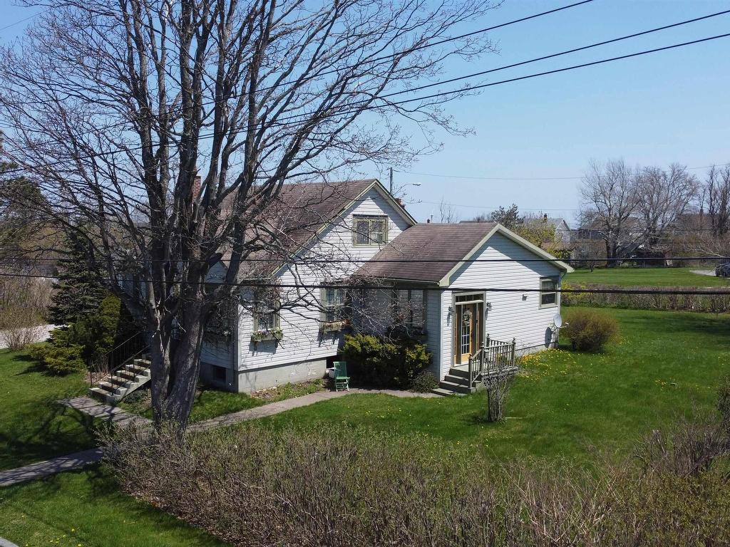 












650 George Street

,
New Waterford,




NS
B1H 4E6

