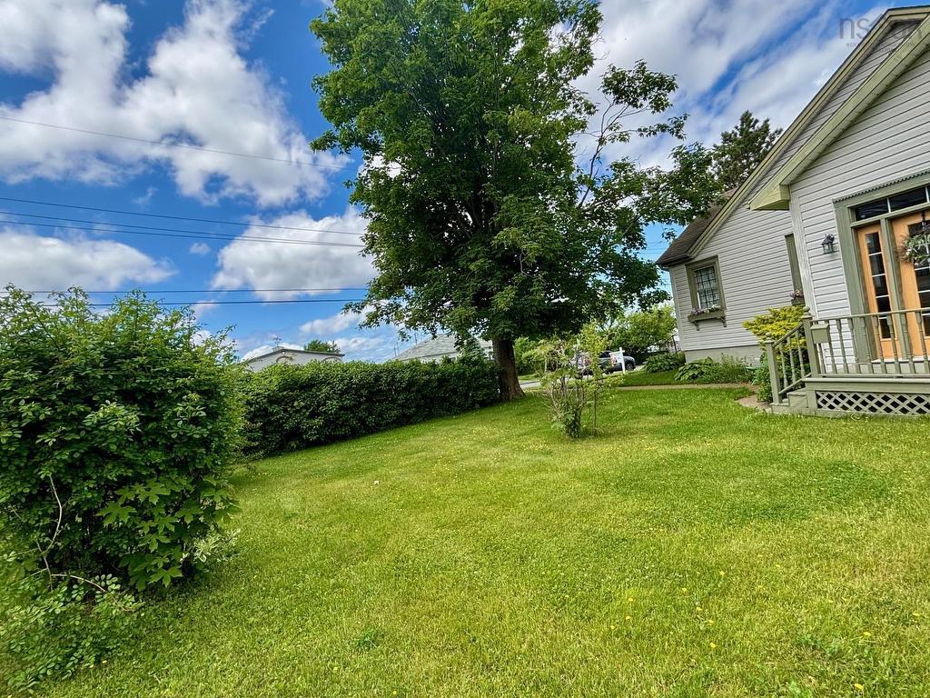 












650 George Street

,
New Waterford,




NS
B1H 4E6

