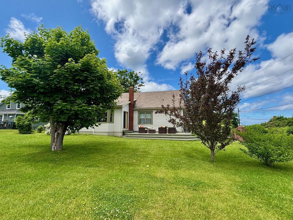 












650 George Street

,
New Waterford,




NS
B1H 4E6

