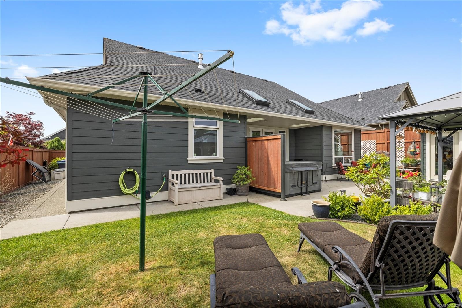 









833


Retegno

Ave,
Parksville,




BC
V9P 0C3

