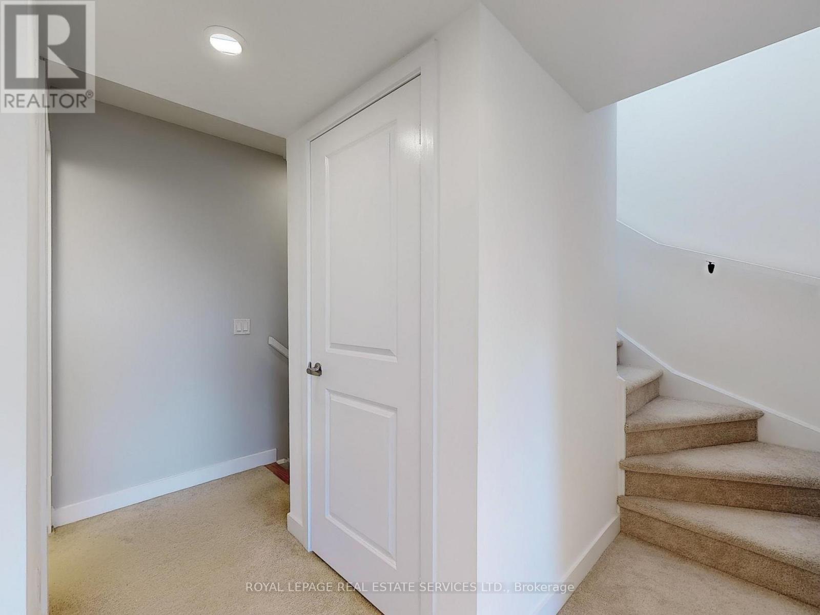












304 - 3058 SIXTH LINE

,
Oakville,




Ontario
L6M1P8

