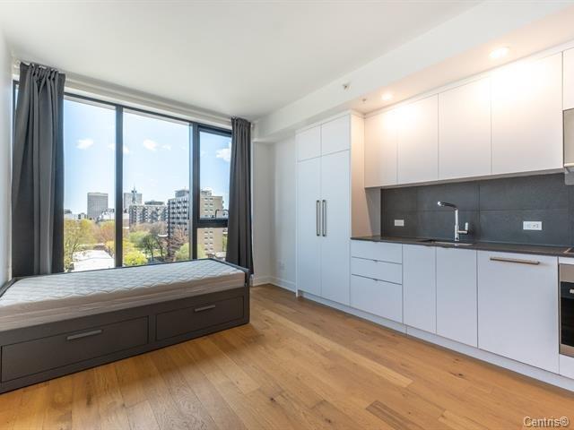 









1


Boul. De Maisonneuve O.

, 817,
Montréal (Ville-Marie),




QC
H2X0E3

