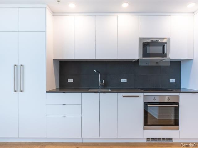









1


Boul. De Maisonneuve O.

, 817,
Montréal (Ville-Marie),




QC
H2X0E3

