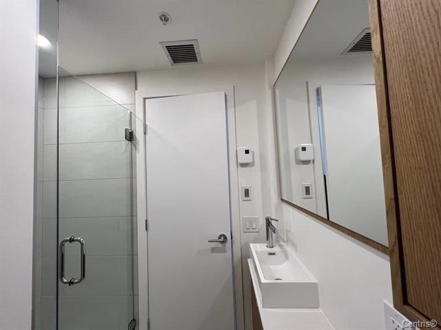 









1


Boul. De Maisonneuve O.

, 817,
Montréal (Ville-Marie),




QC
H2X0E3

