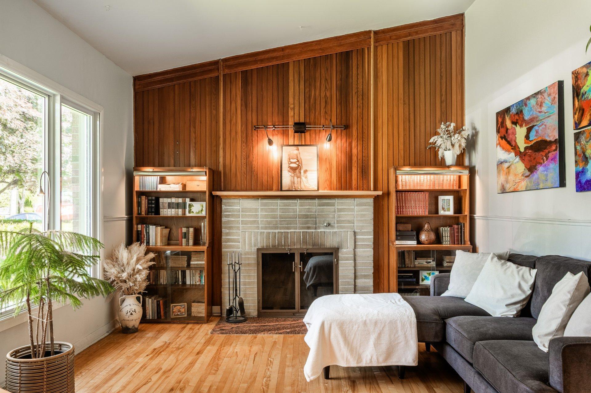 









10


Rue des Lilas

,
Saint-Basile-le-Grand,




QC
J3N1L5

