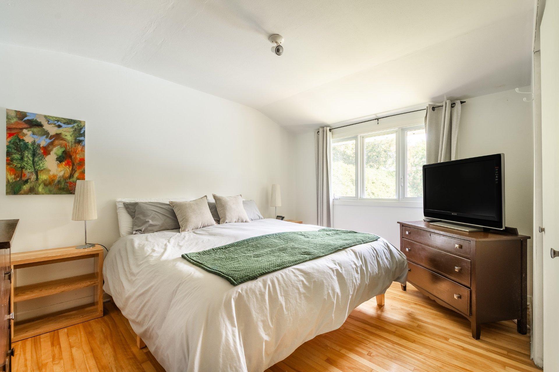 









10


Rue des Lilas

,
Saint-Basile-le-Grand,




QC
J3N1L5

