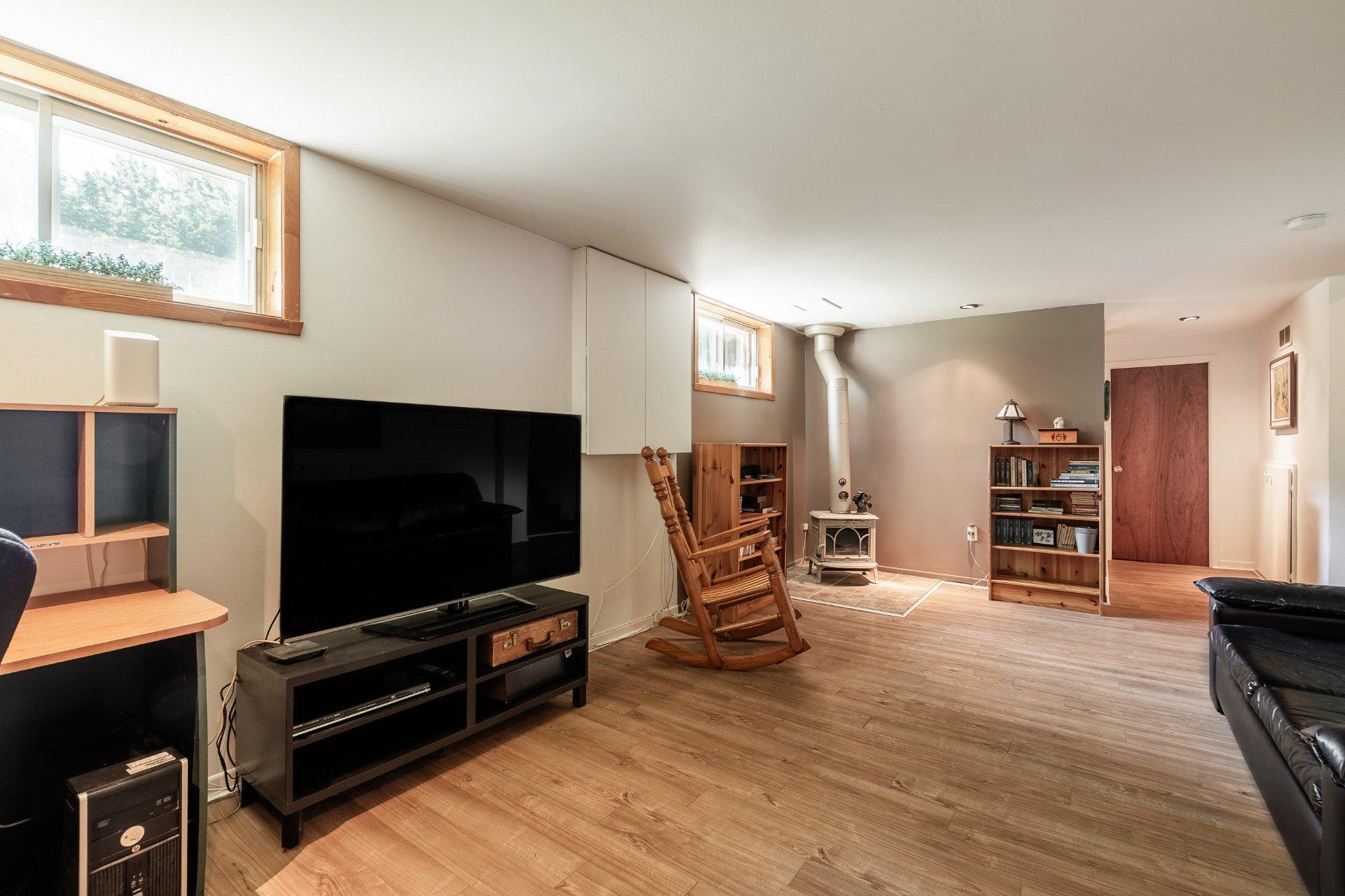 









10


Rue des Lilas

,
Saint-Basile-le-Grand,




QC
J3N1L5

