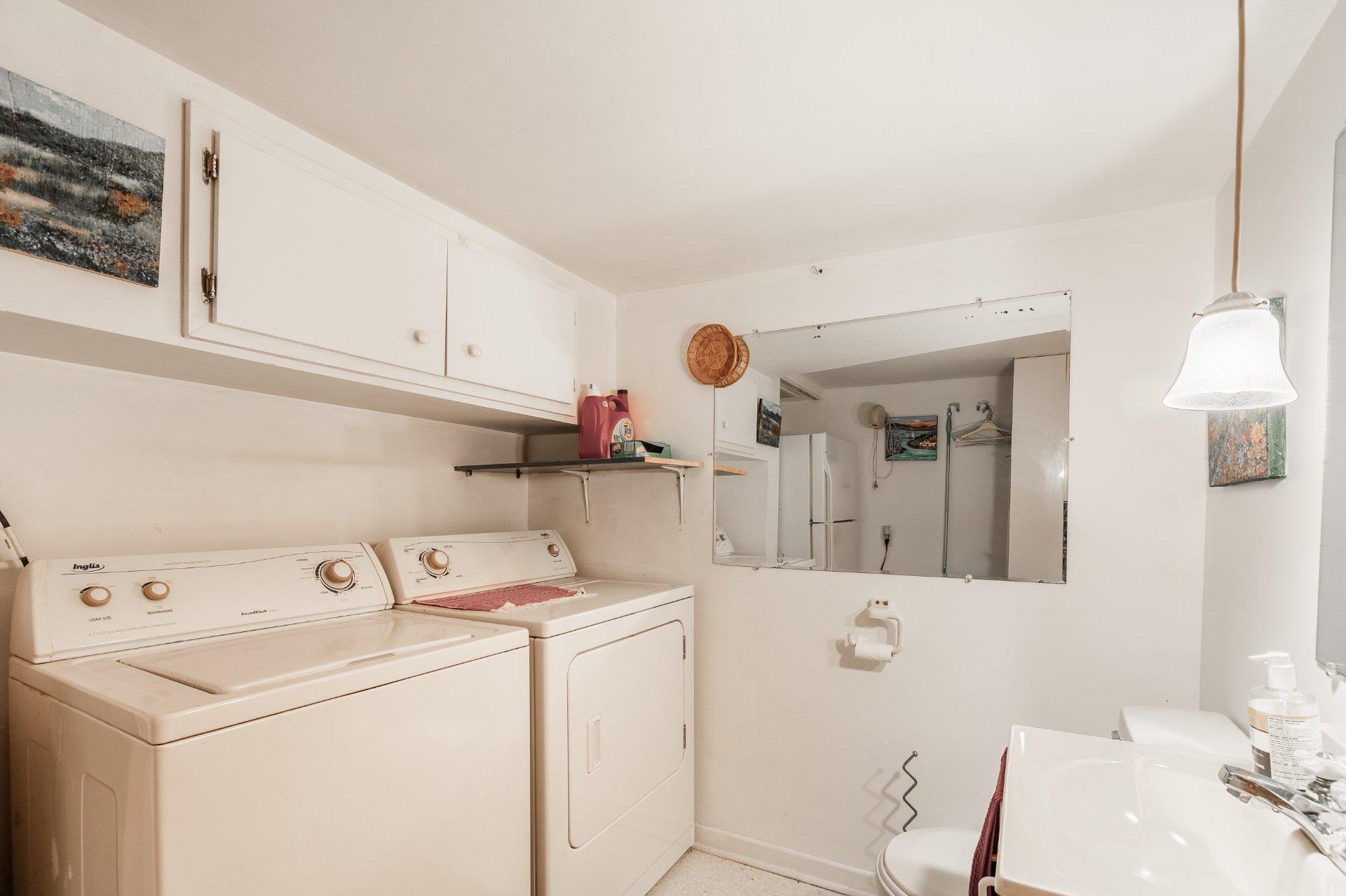 









10


Rue des Lilas

,
Saint-Basile-le-Grand,




QC
J3N1L5

